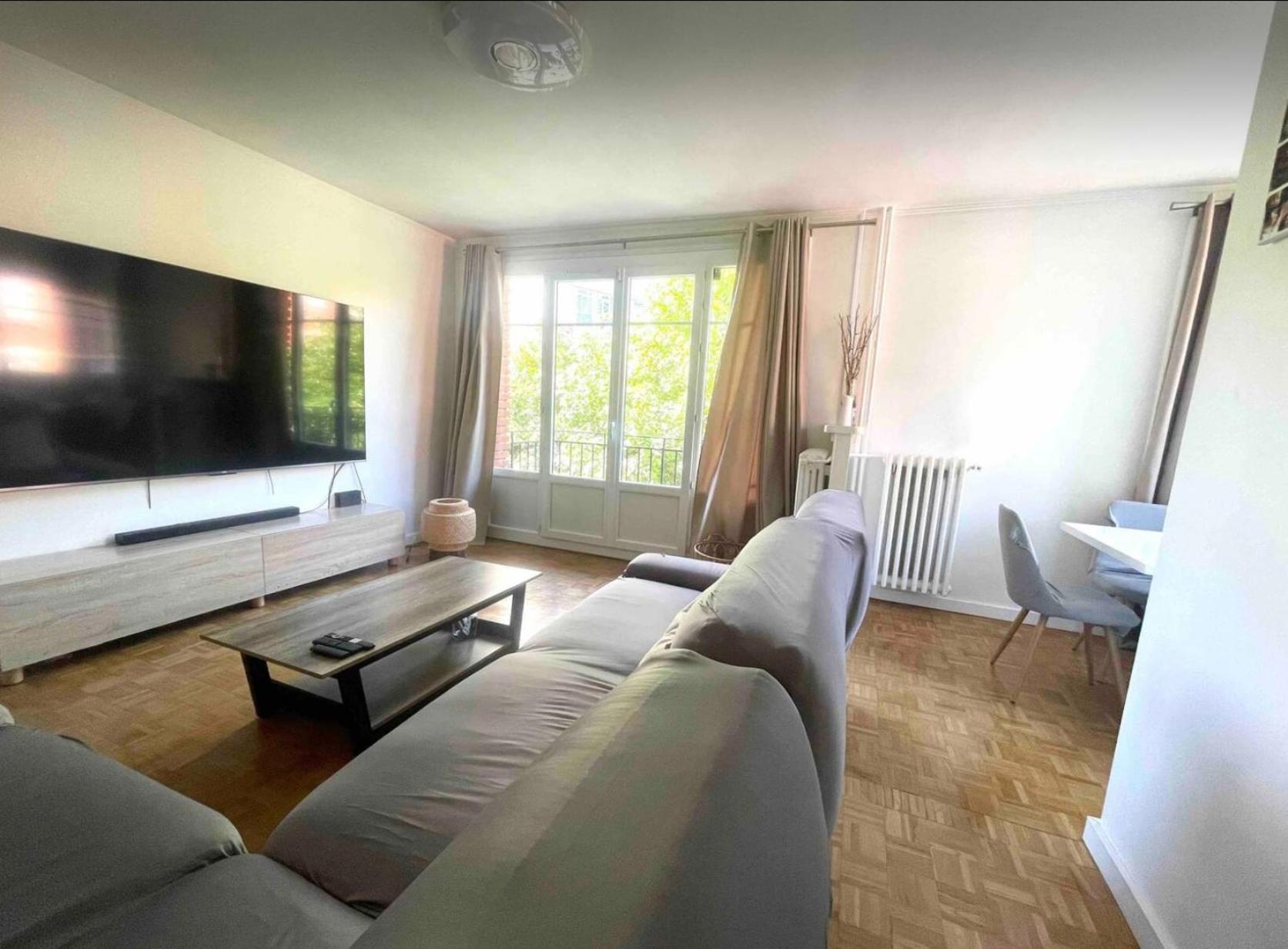 Modern 2 Bedroom Apartment Near Paris Metro, Giant Flat Screen Tv 85 Inches, Balcony, Free Parking Ivry-sur-Seine Exterior photo